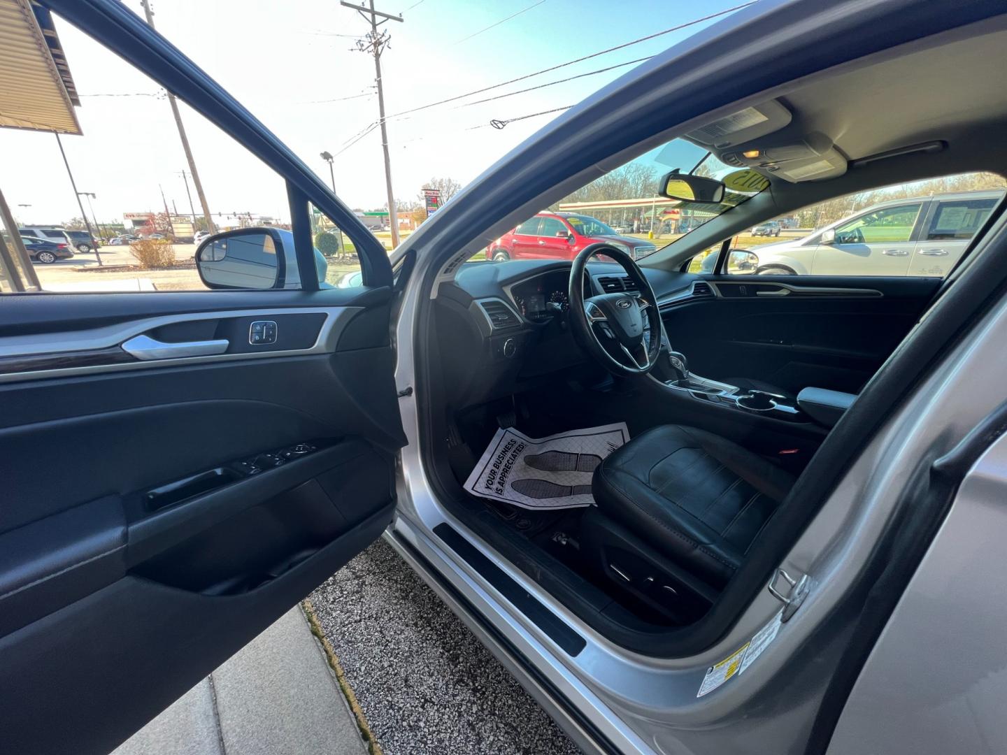 2015 Ingot Silver Ford Fusion SE (3FA6P0HD7FR) with an 1.5L L4 DOHC 16V engine, 6-Speed Automatic transmission, located at 1633 W Kimberly, Davenport, IA, 52806, (563) 323-5341, 41.559456, -90.598732 - Photo#6